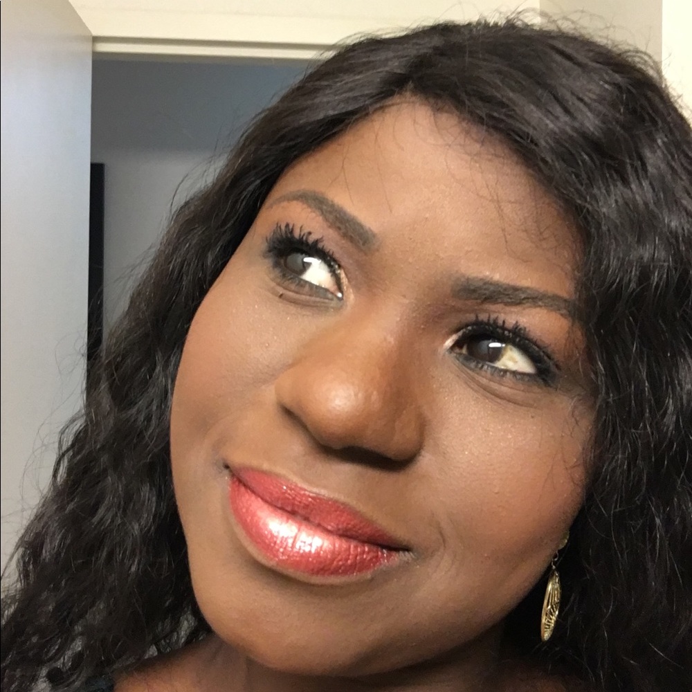 Meet your Posher, Cecilia